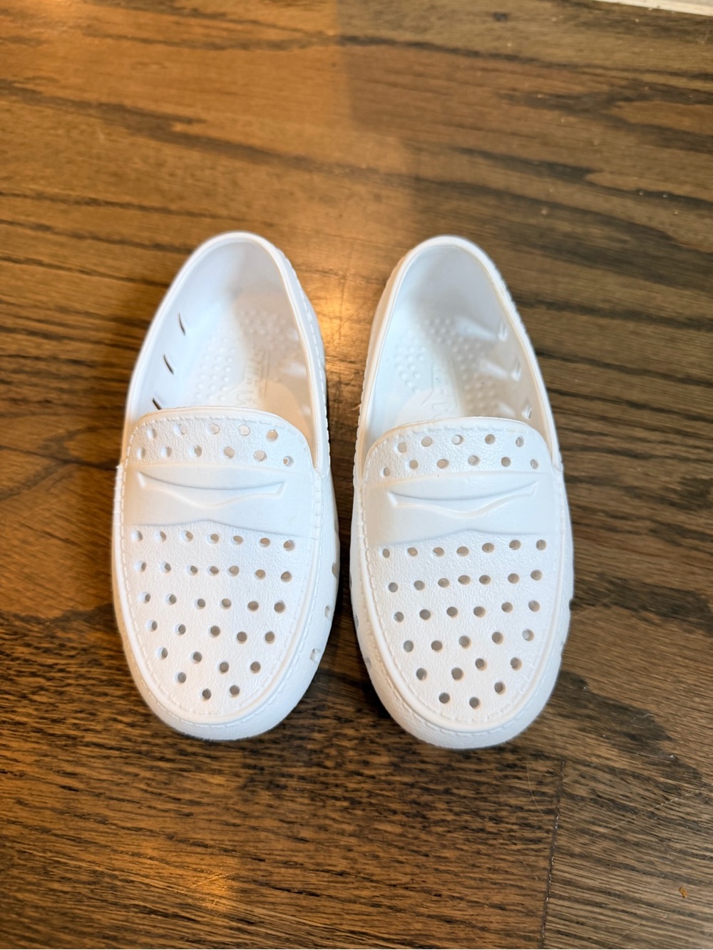Kids White Floafers - size 7